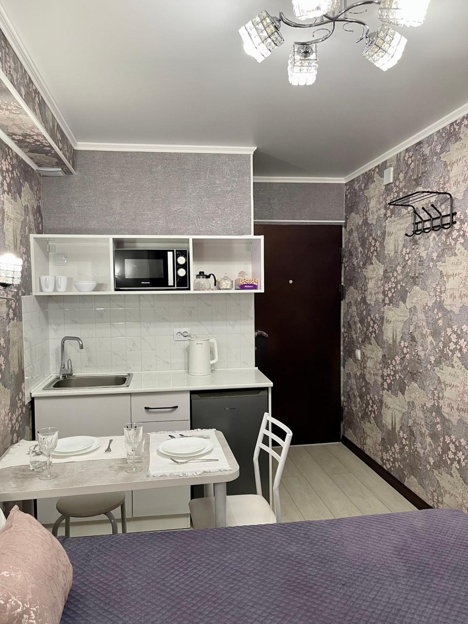 Уютная Комната-Студия В Центре Бишкека Buitenkant foto